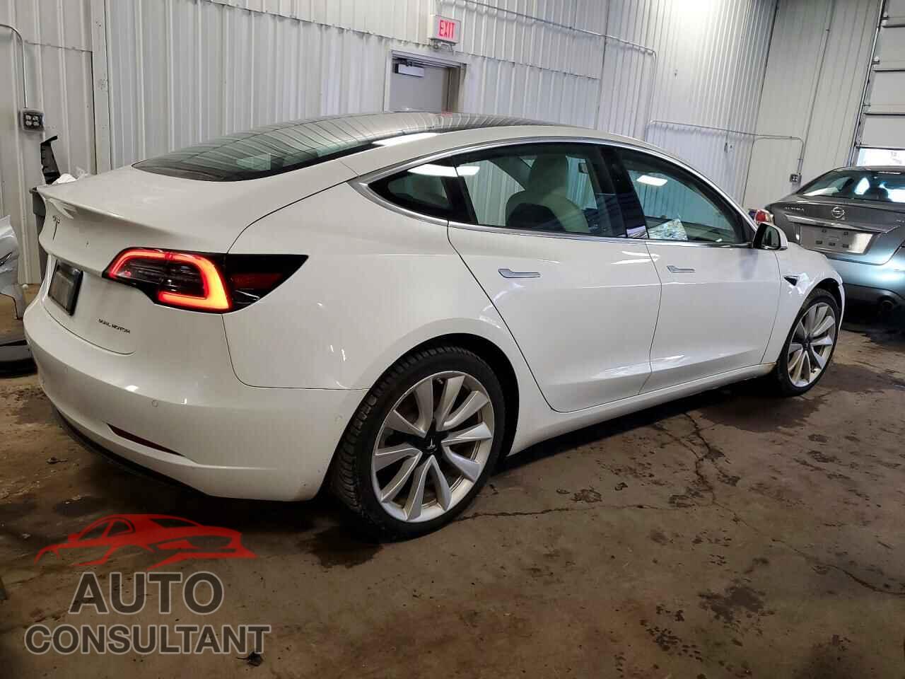 TESLA MODEL 3 2019 - 5YJ3E1EB3KF494907