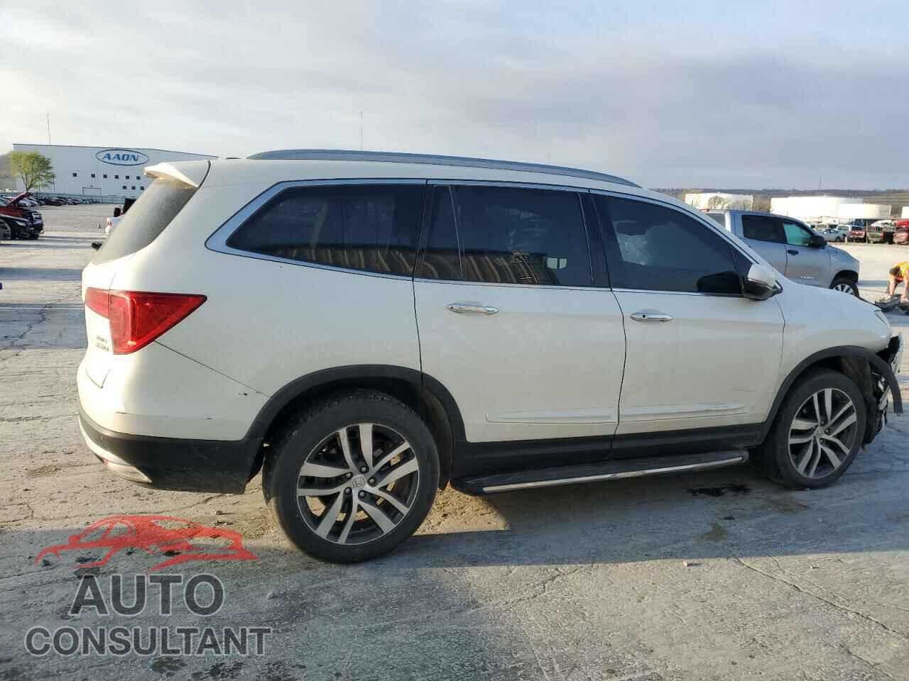 HONDA PILOT 2017 - 5FNYF6H04HB061695