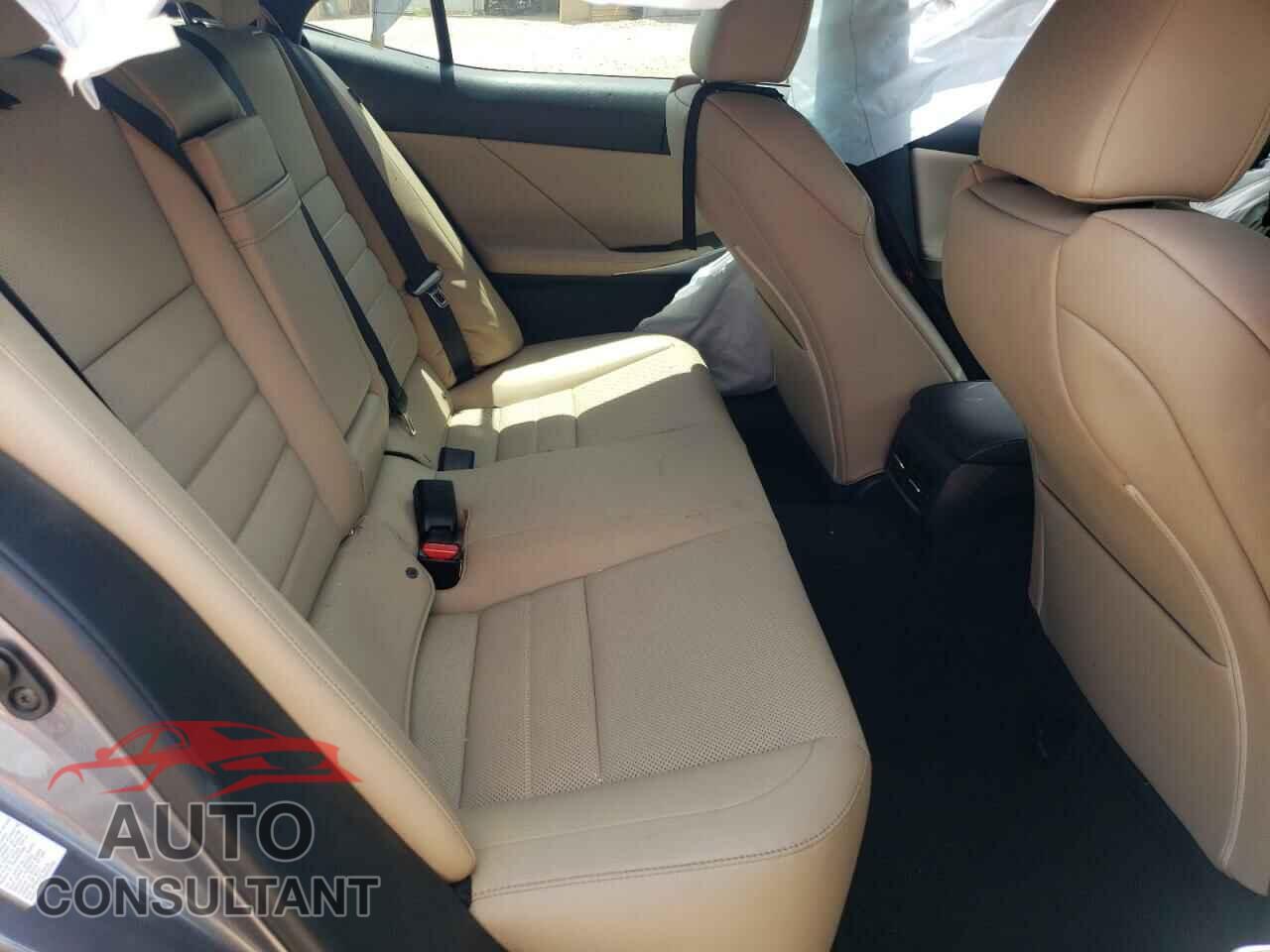 LEXUS IS 2017 - JTHBA1D21H5047087