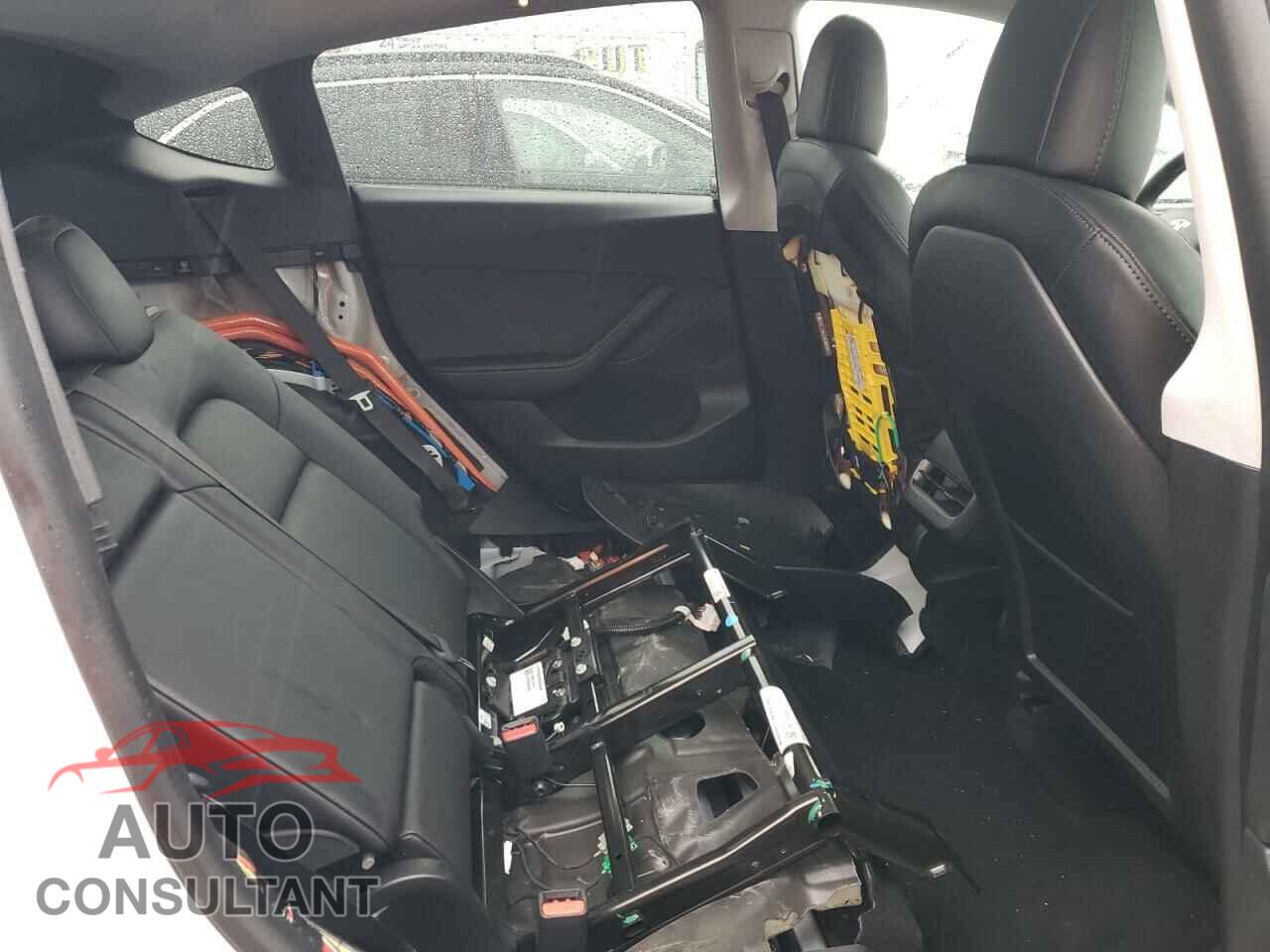 TESLA MODEL Y 2021 - 5YJYGDED4MF110171