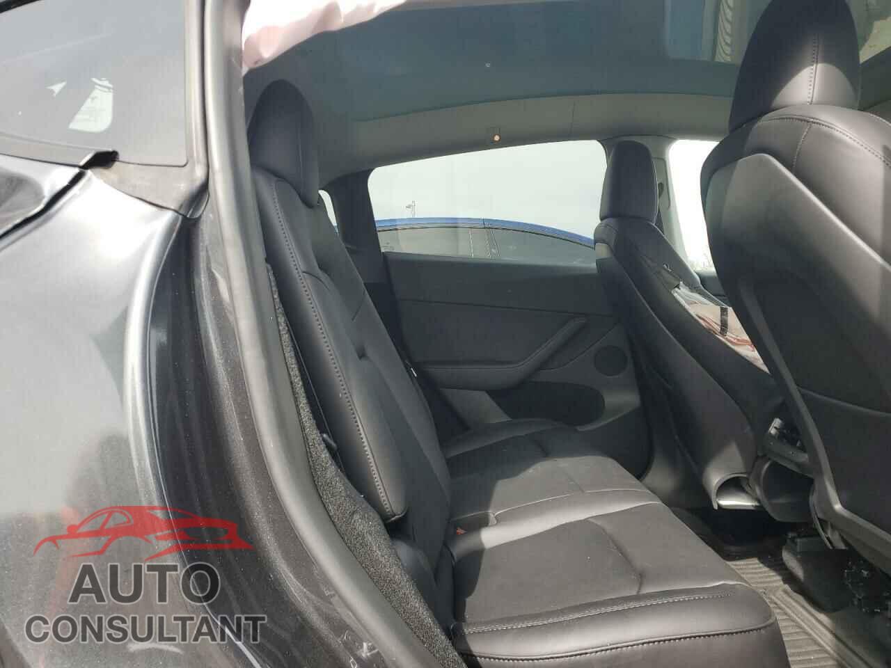 TESLA MODEL Y 2024 - 7SAYGDED1RF003640