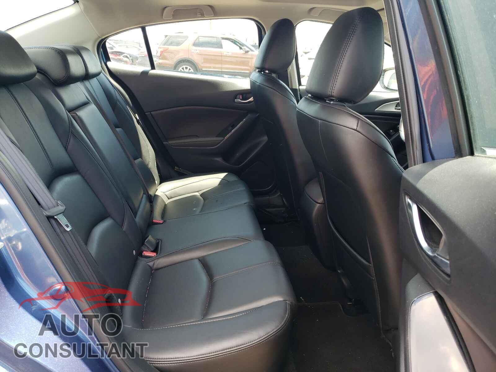 MAZDA 3 2018 - 3MZBN1V35JM162754