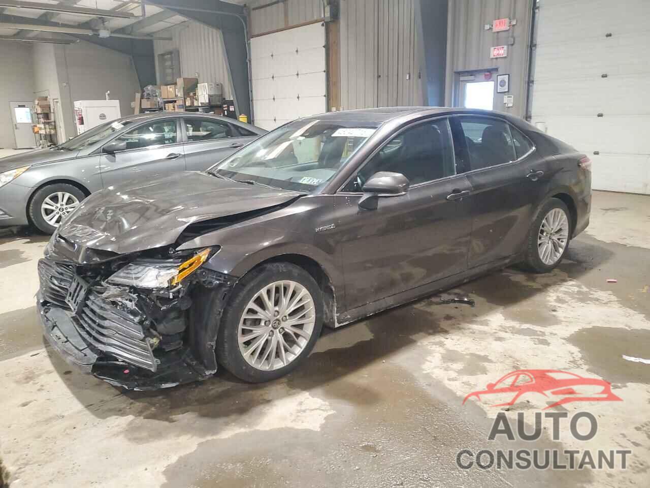 TOYOTA CAMRY 2018 - 4T1B21HK8JU501349