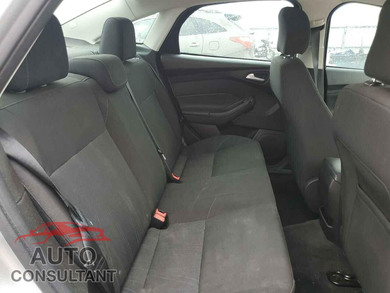 FORD FOCUS 2017 - 1FADP3F29HL222608