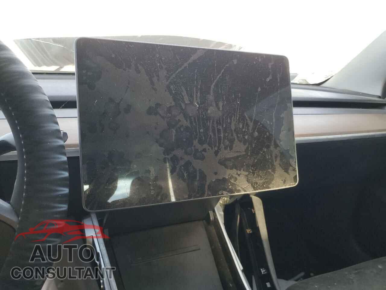 TESLA MODEL 3 2019 - 5YJ3E1EB3KF512077