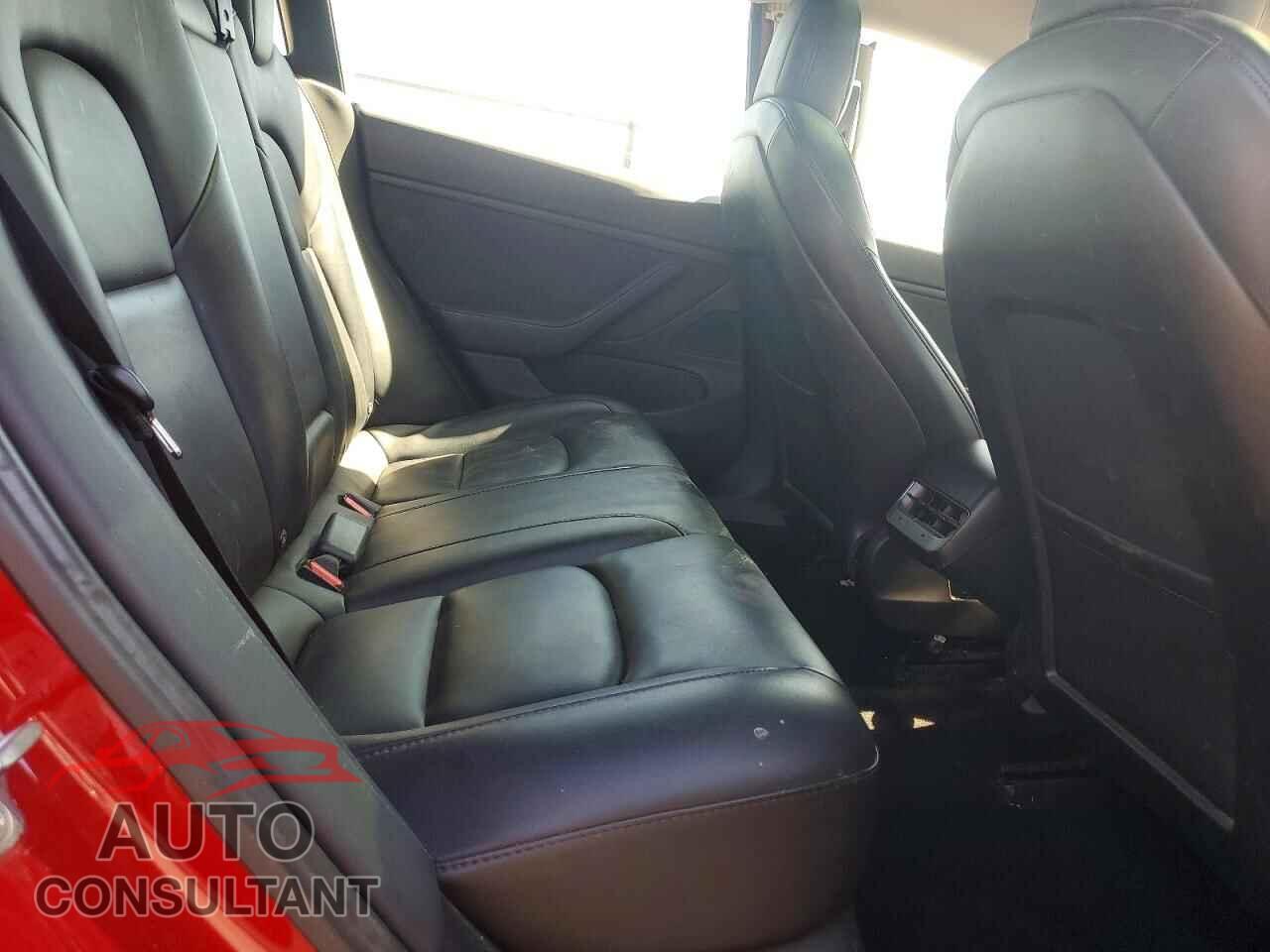 TESLA MODEL 3 2021 - 5YJ3E1EB0MF875438