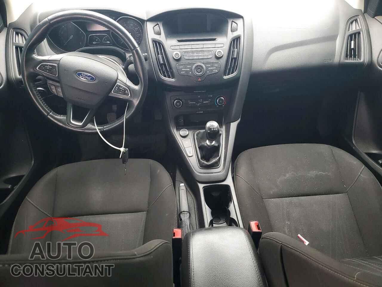 FORD FOCUS 2015 - 1FADP3FE2FL248426