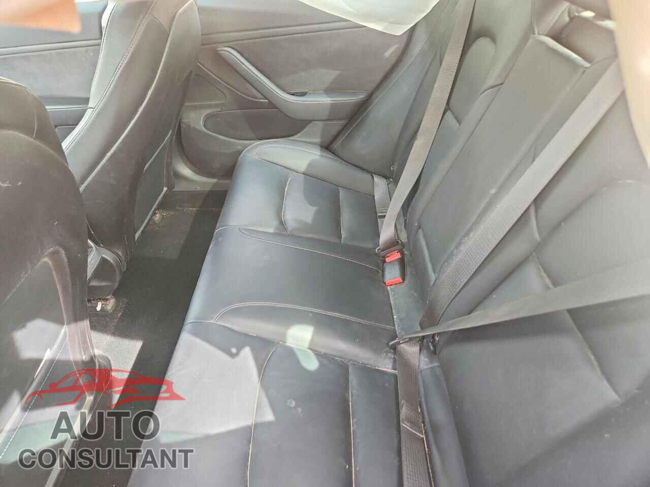 TESLA MODEL 3 2018 - 5YJ3E1EB9JF094865
