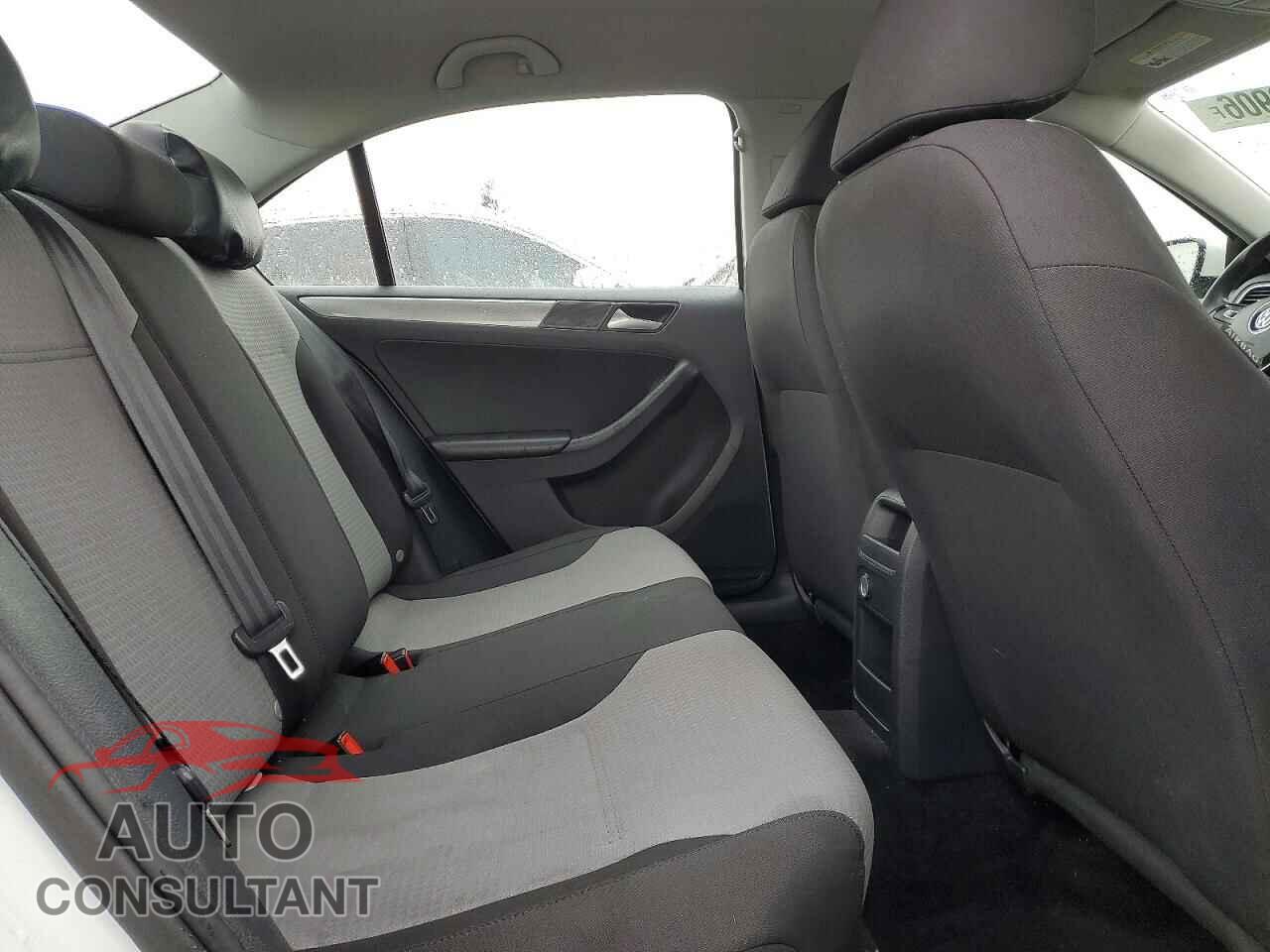 VOLKSWAGEN JETTA 2017 - 3VW2B7AJ5HM399559