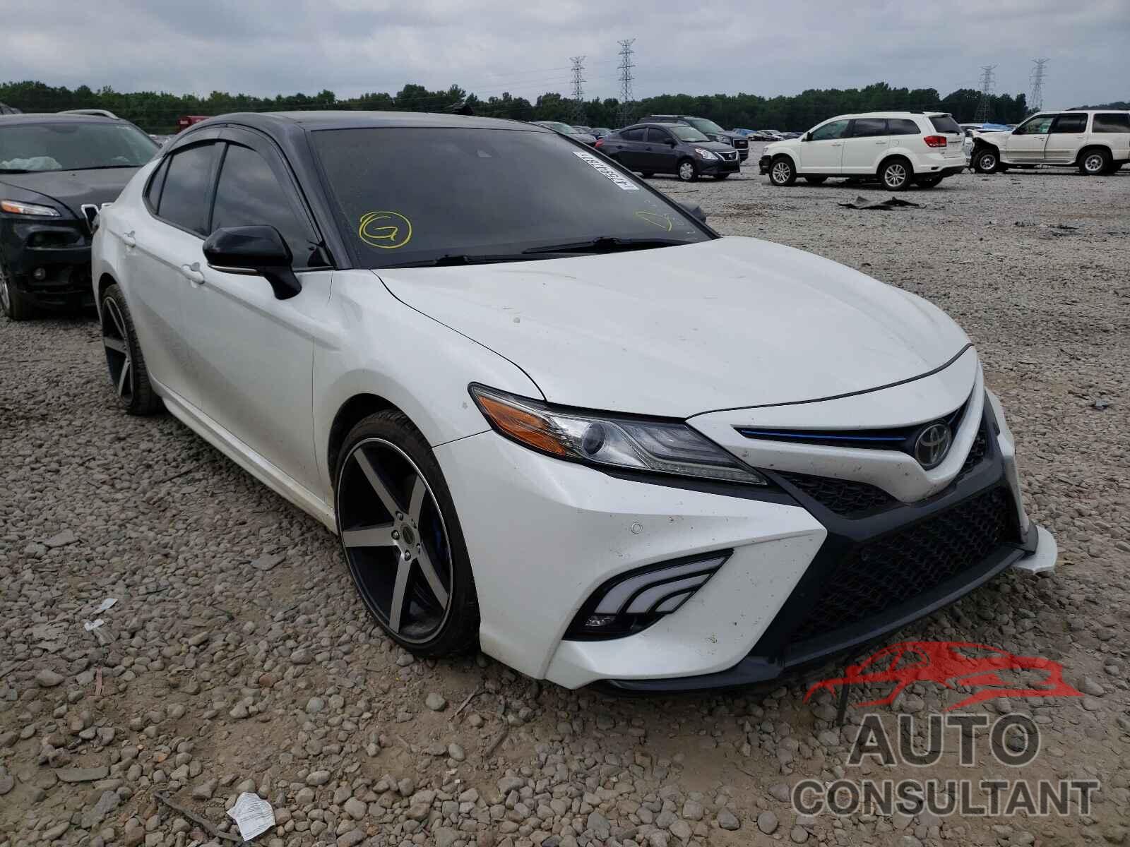 TOYOTA CAMRY 2018 - 4T1B61HK2JU075145