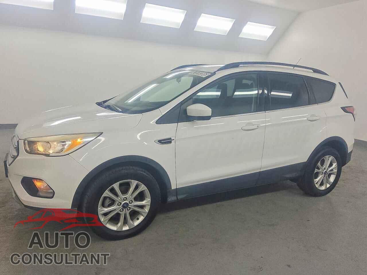 FORD ESCAPE 2018 - 1FMCU0GD7JUB17543