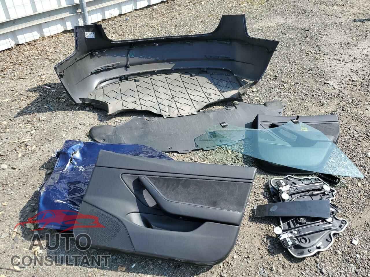 TESLA MODEL 3 2018 - 5YJ3E1EA8JF077997