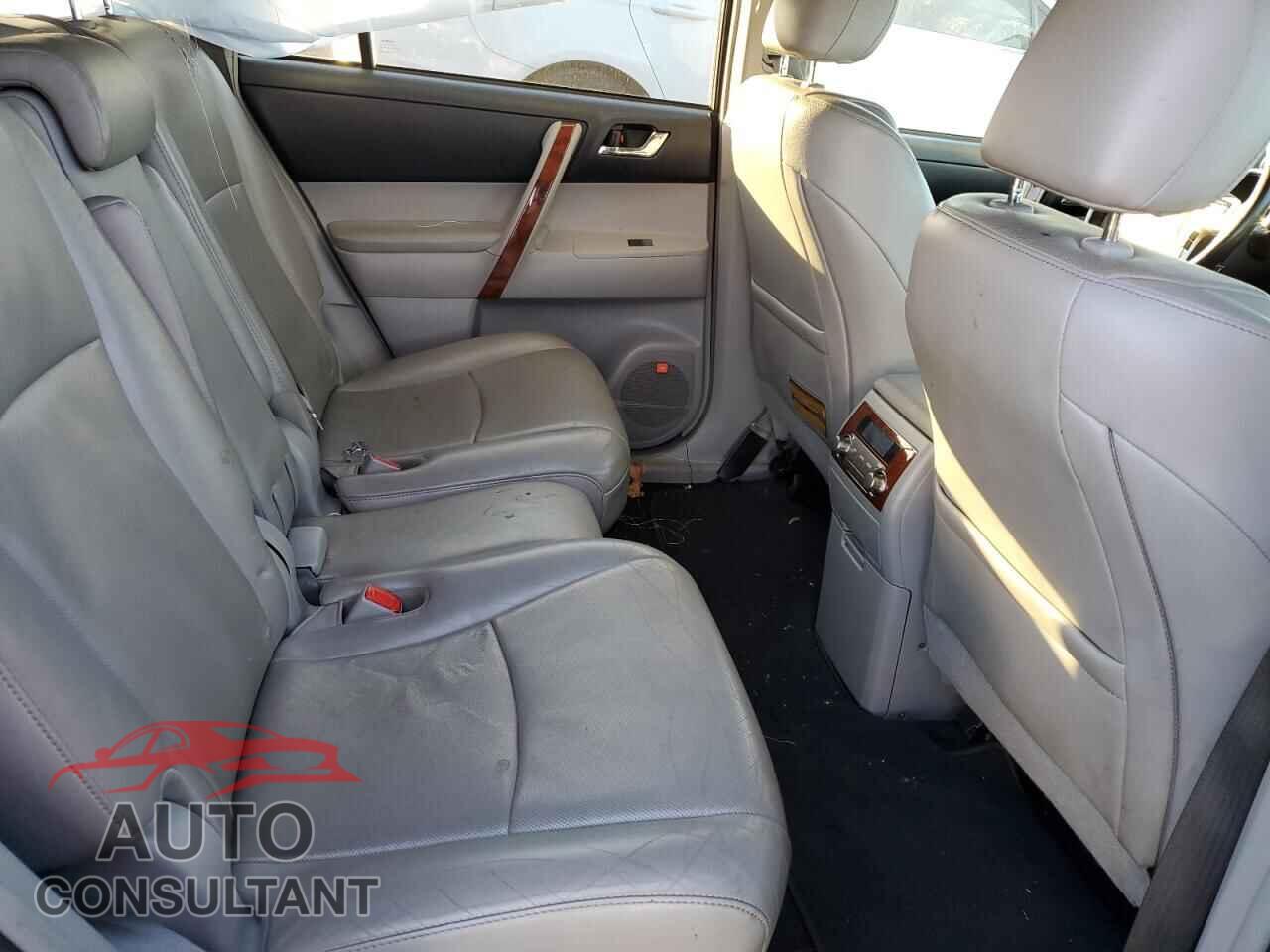 TOYOTA HIGHLANDER 2013 - 5TDDK3EH8DS221909