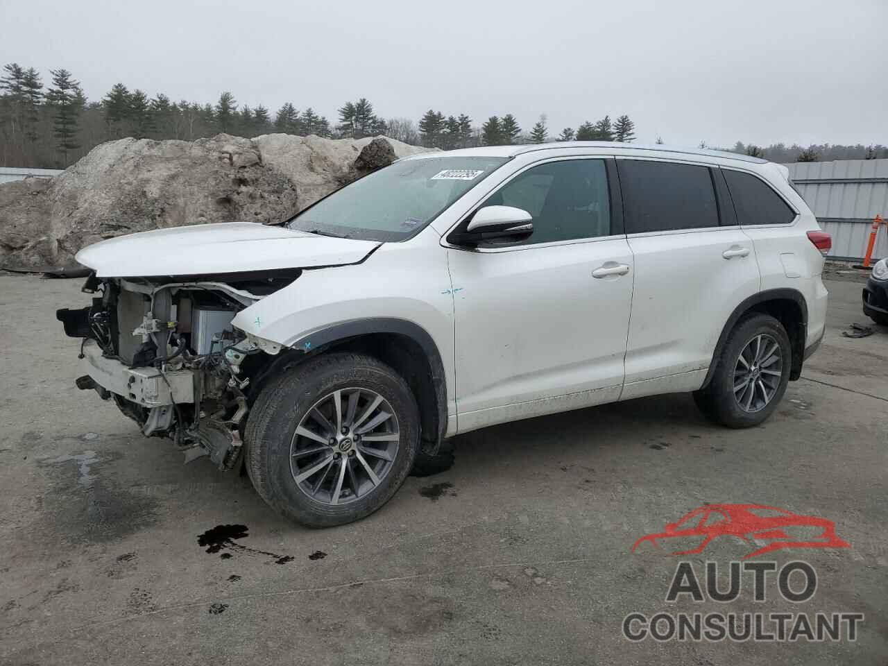 TOYOTA HIGHLANDER 2018 - 5TDJZRFH0JS884600