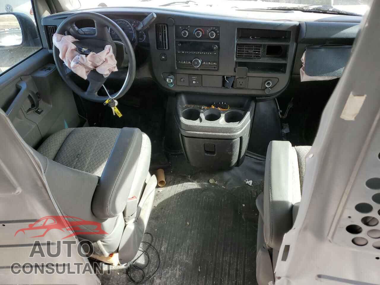CHEVROLET EXPRESS 2017 - 1GCWGBFF0H1351638