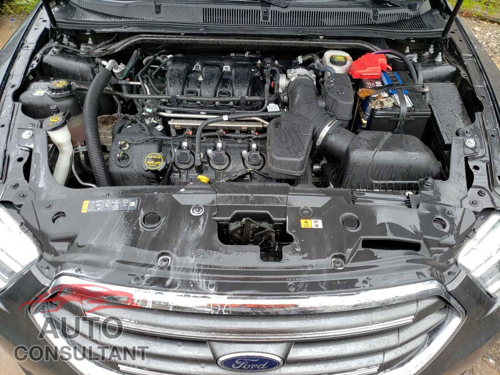 FORD TAURUS 2018 - 1FAHP2J86JG124237