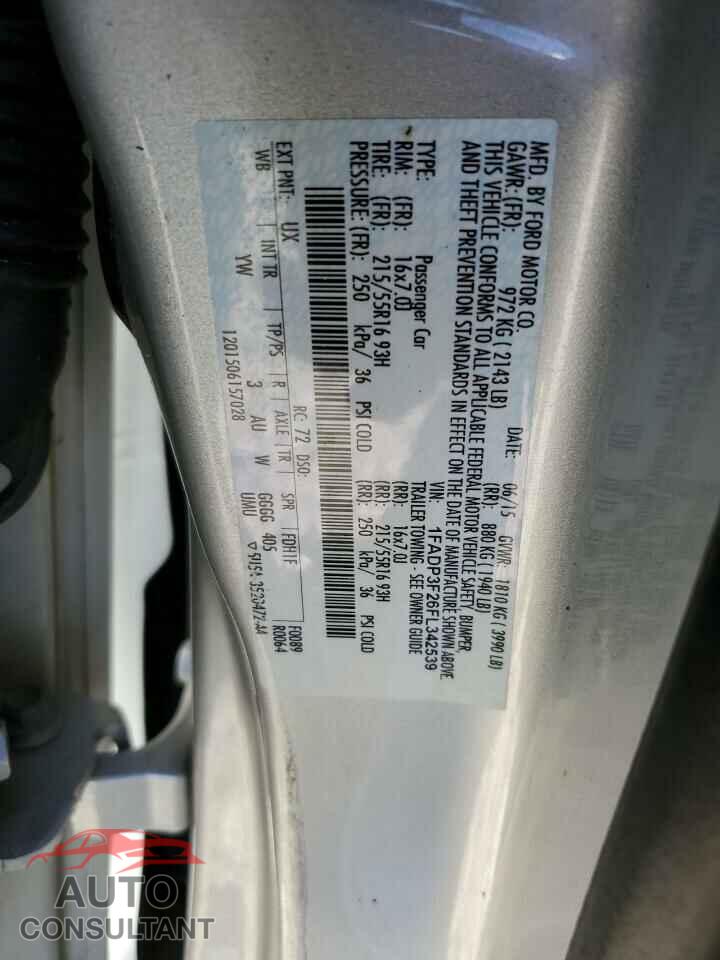 FORD FOCUS 2015 - 1FADP3F26FL342539