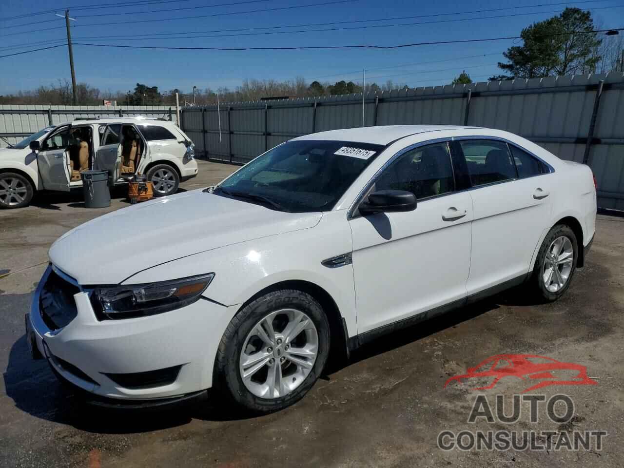 FORD TAURUS 2018 - 1FAHP2D82JG105213