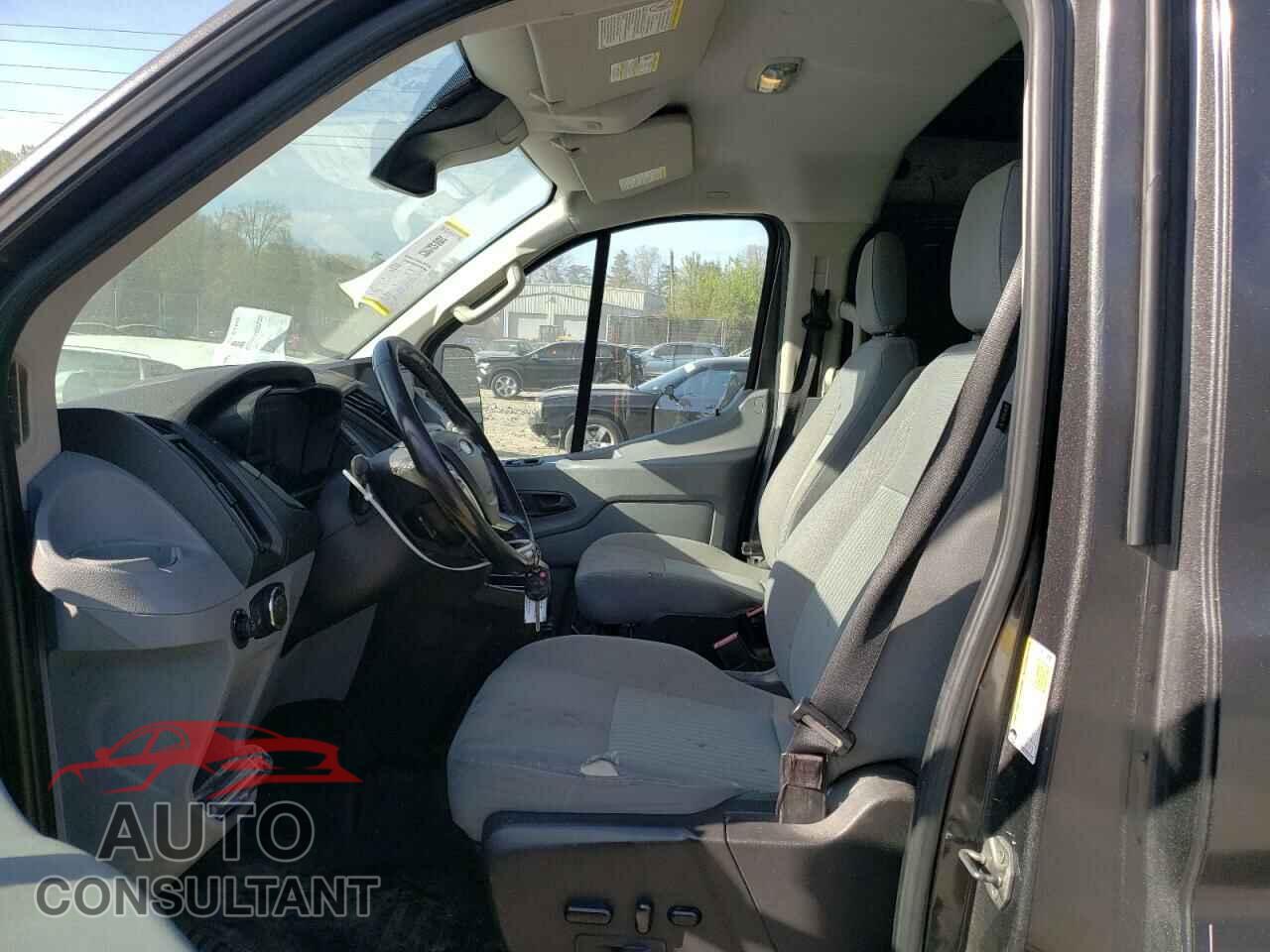 FORD TRANSIT 2017 - 1FTYR1YV8HKA00942