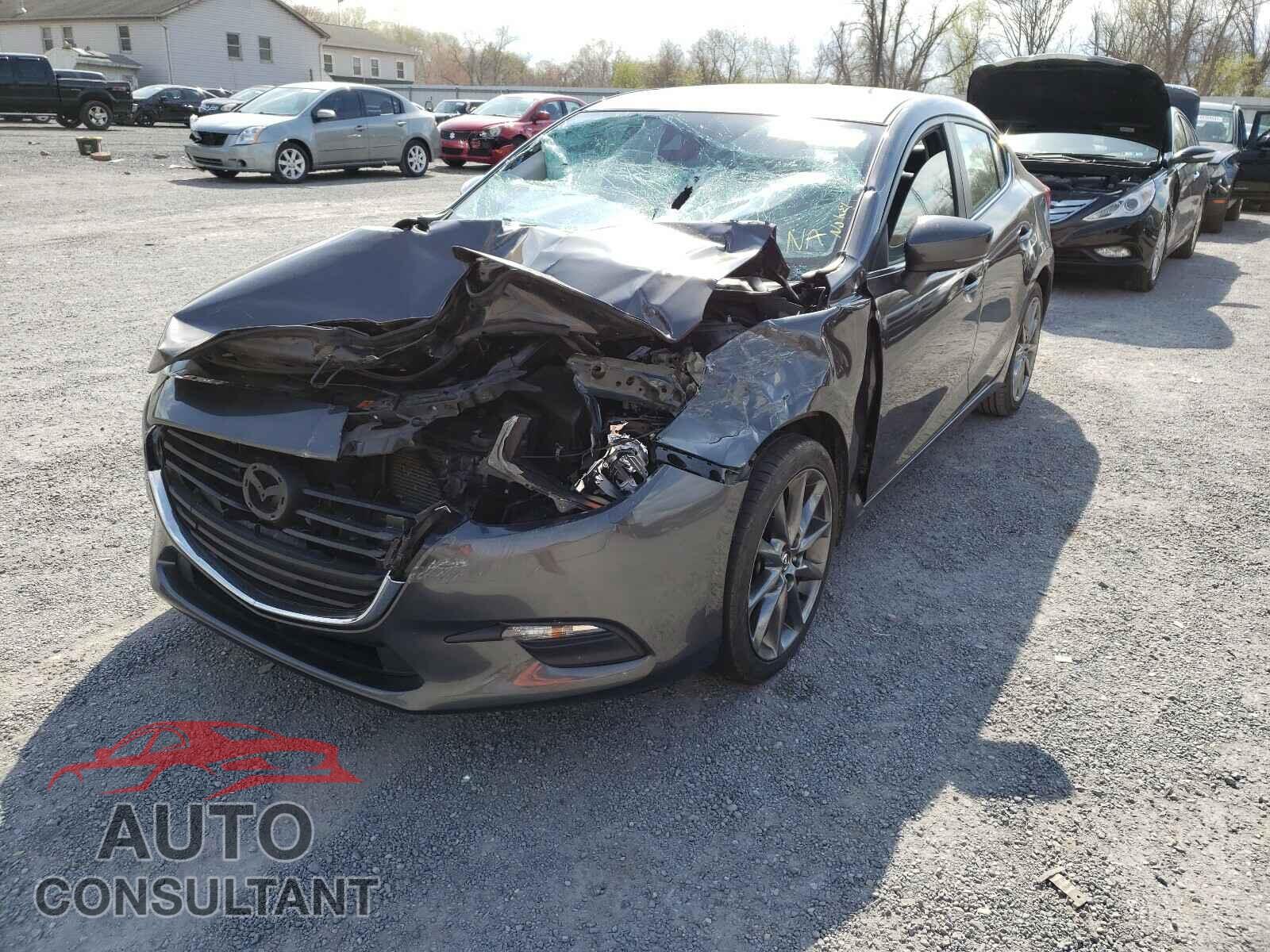 MAZDA 3 2018 - 3MZBN1V30JM268092