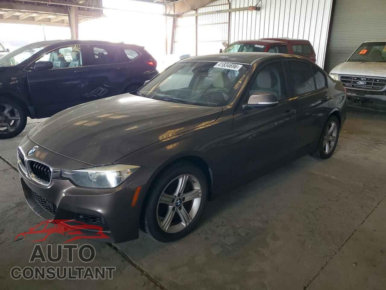 BMW 3 SERIES 2013 - WBA3C1C52DF435300