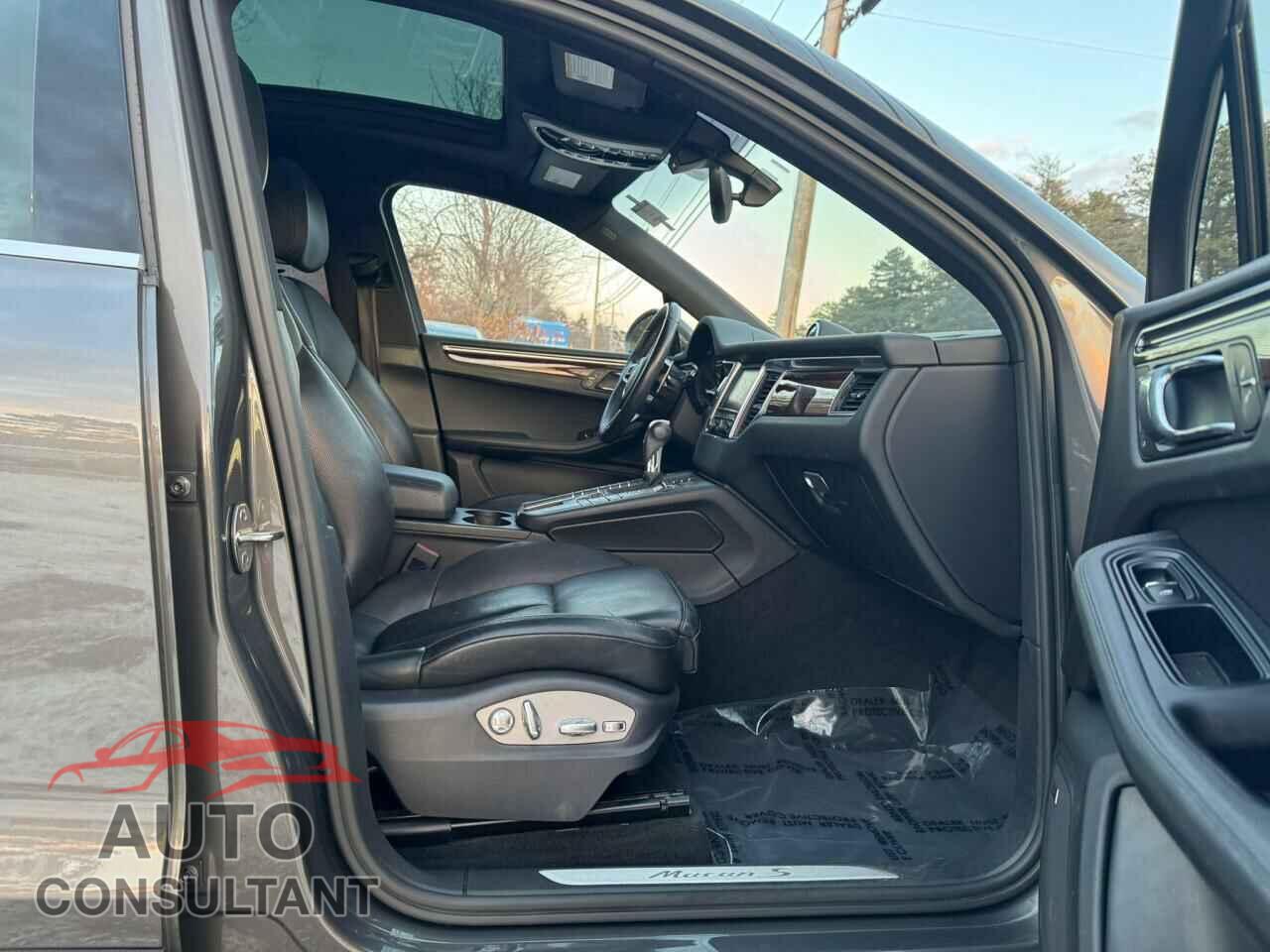 PORSCHE MACAN 2015 - WP1AB2A56FLB59454