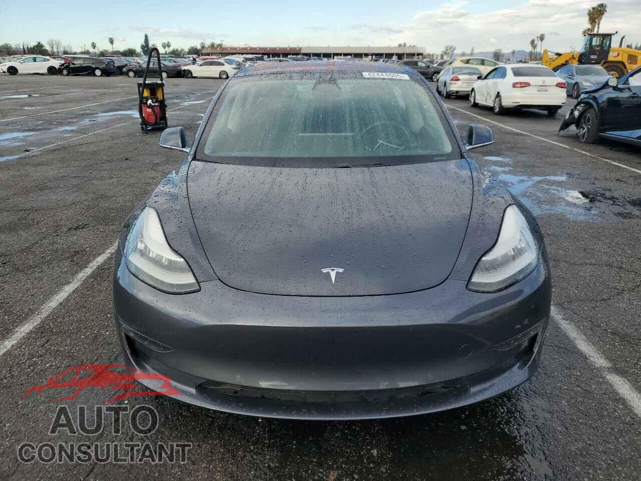 TESLA MODEL 3 2018 - 5YJ3E1EA0JF046095