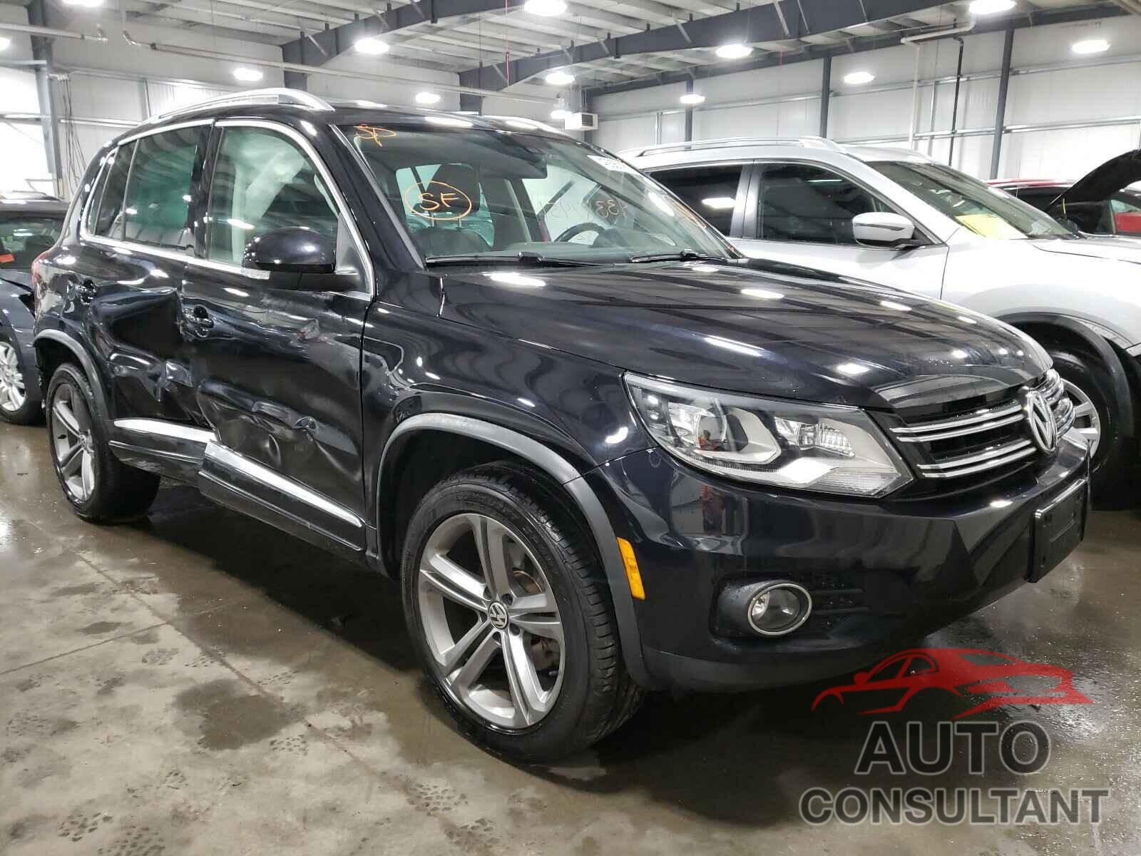 VOLKSWAGEN TIGUAN 2017 - WVGUV7AX3HK028703