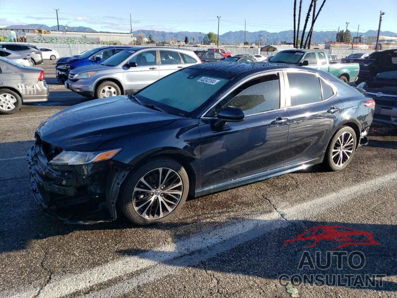TOYOTA CAMRY 2018 - 4T1B11HKXJU521735