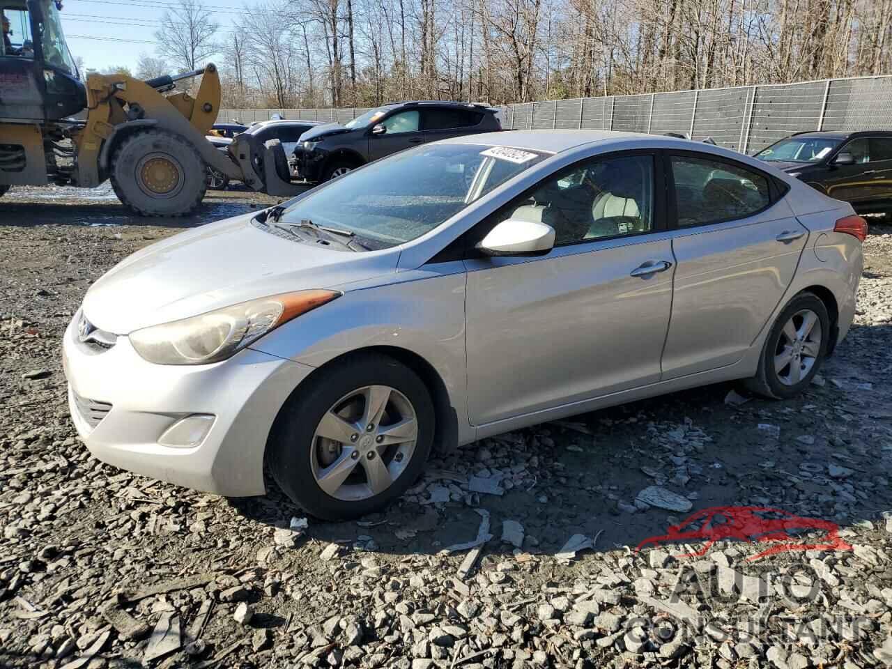 HYUNDAI ELANTRA 2013 - KMHDH4AE2DU930892