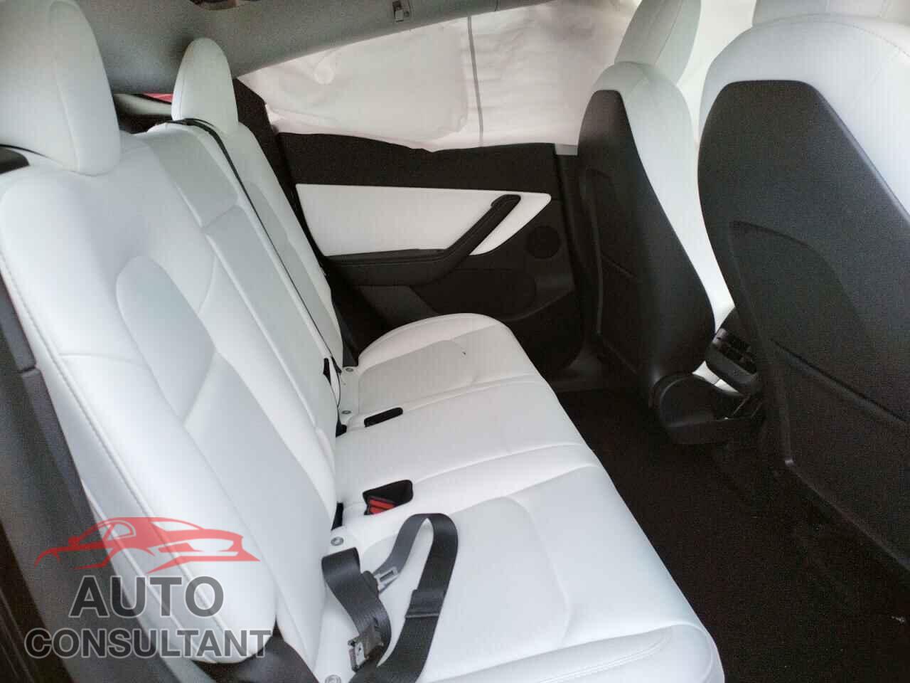 TESLA MODEL Y 2022 - 7SAYGDEEXNF351360
