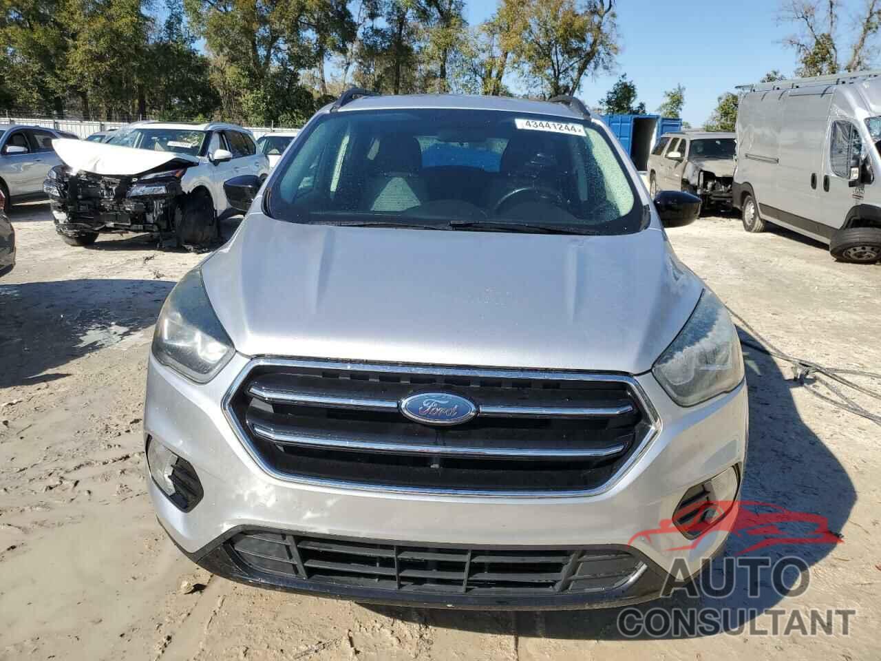 FORD ESCAPE 2017 - 1FMCU0GD4HUD49026