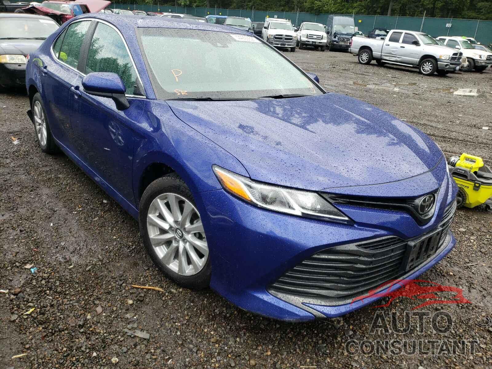 TOYOTA CAMRY 2018 - 4T1B11HK1JU515080