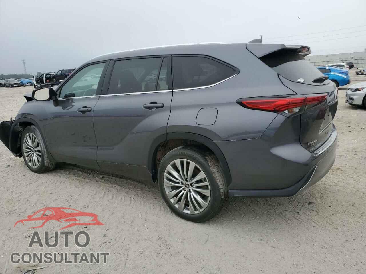 TOYOTA HIGHLANDER 2023 - 5TDKDRAHXPS048084