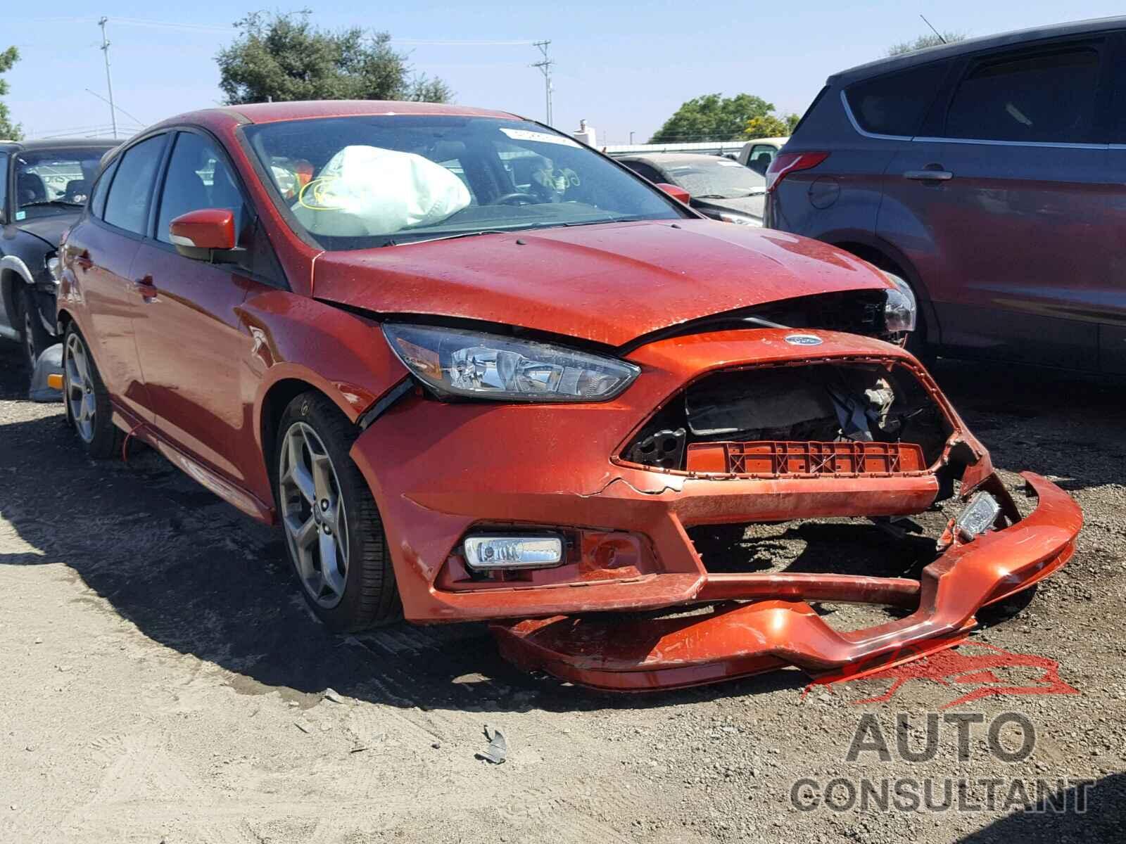FORD FOCUS 2018 - 1FADP3L94JL282819