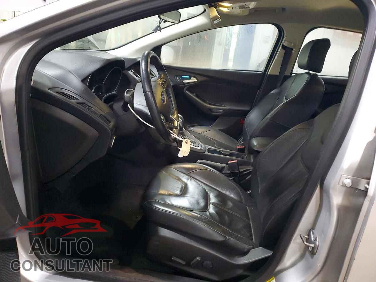 FORD FOCUS 2016 - 1FADP3F25GL215783