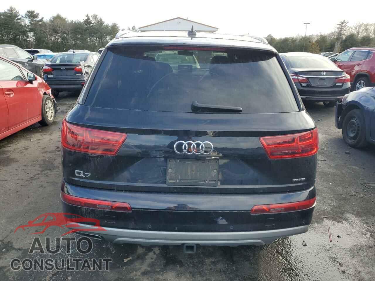 AUDI Q7 2018 - WA1LHAF75JD018143