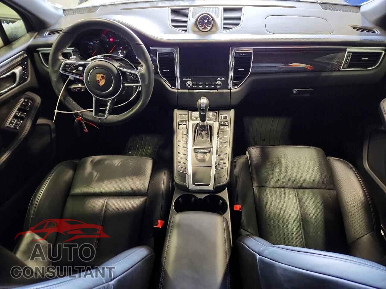 PORSCHE MACAN 2018 - WP1AG2A50JLB60013