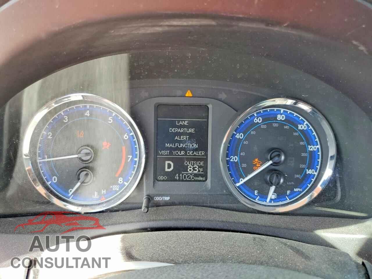 TOYOTA COROLLA 2018 - 5YFBURHE5JP772471