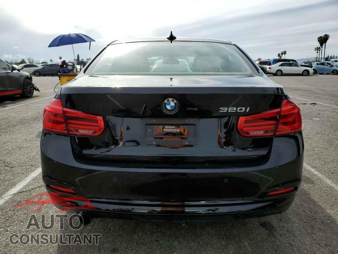 BMW 3 SERIES 2016 - WBA8E1G51GNU10067