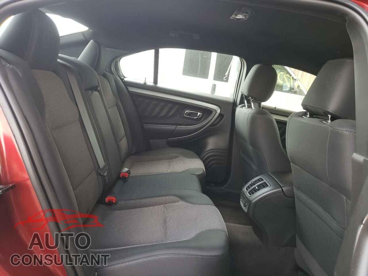 FORD TAURUS 2018 - 1FAHP2E84JG111657