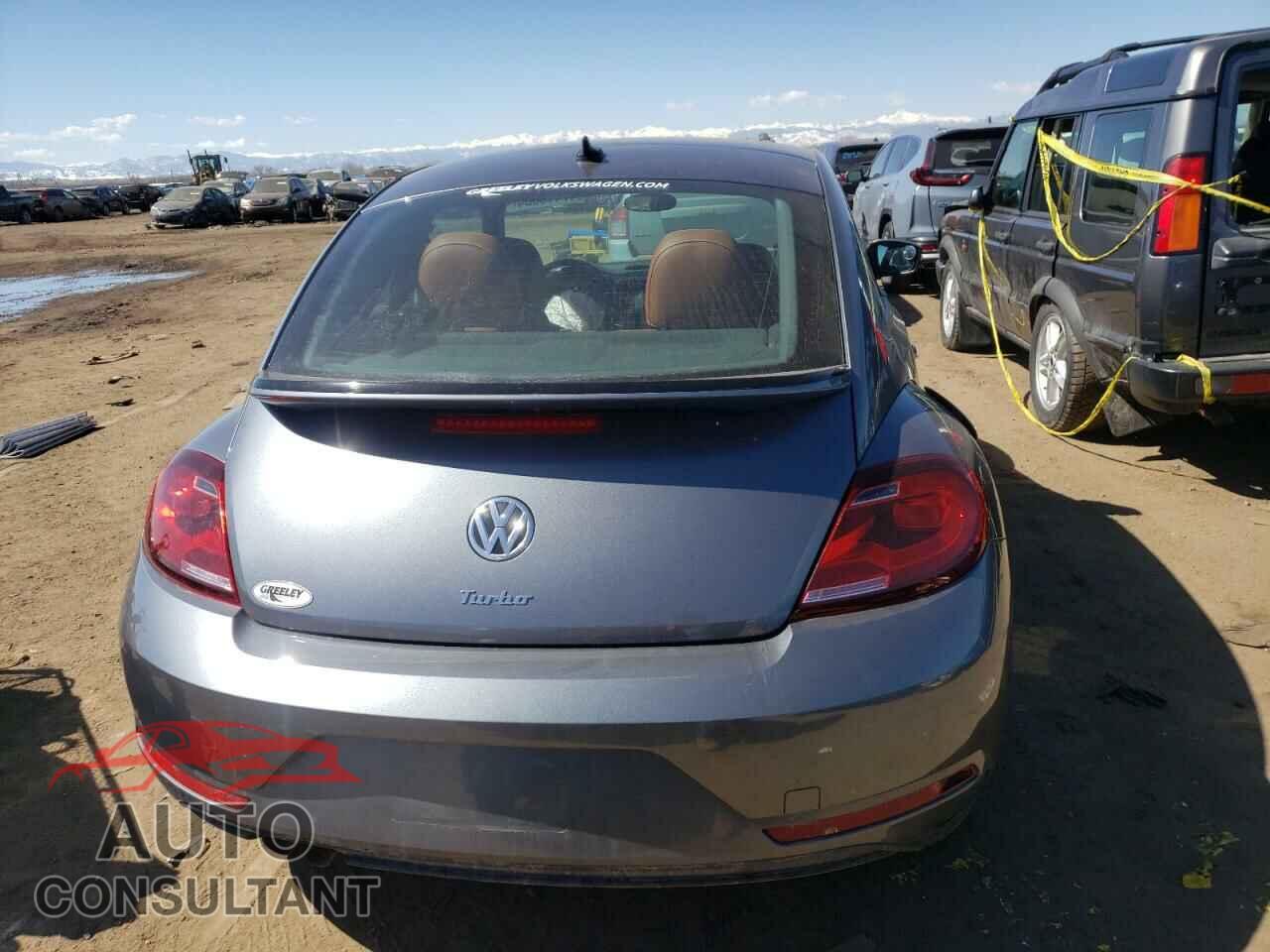 VOLKSWAGEN BEETLE 2017 - 3VWF17AT4HM627461