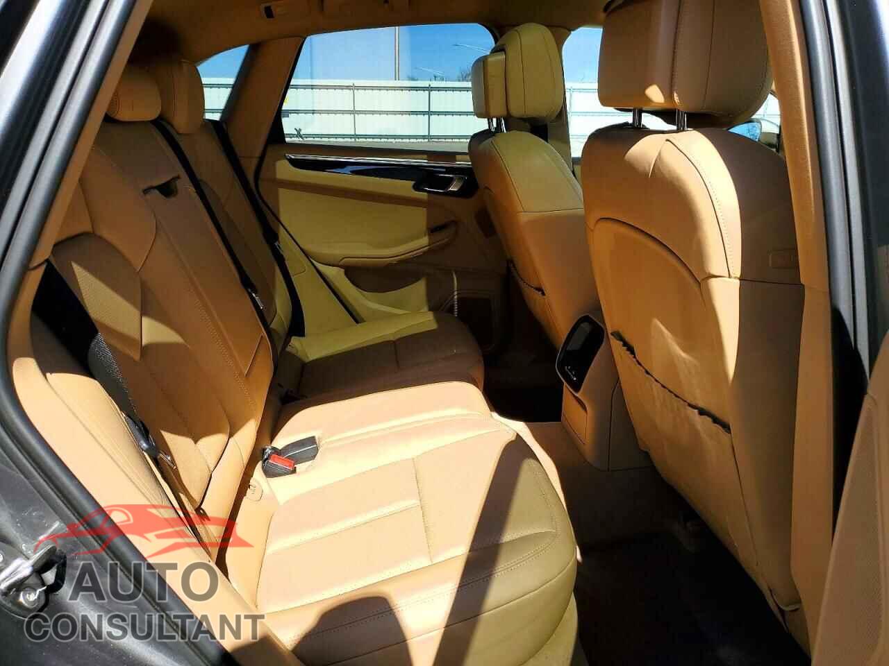 PORSCHE MACAN 2015 - WP1AB2A57FLB57602