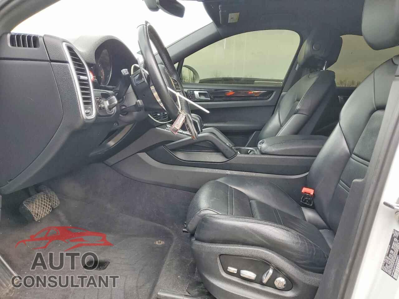 PORSCHE CAYENNE 2020 - WP1BA2AY7LDA46541