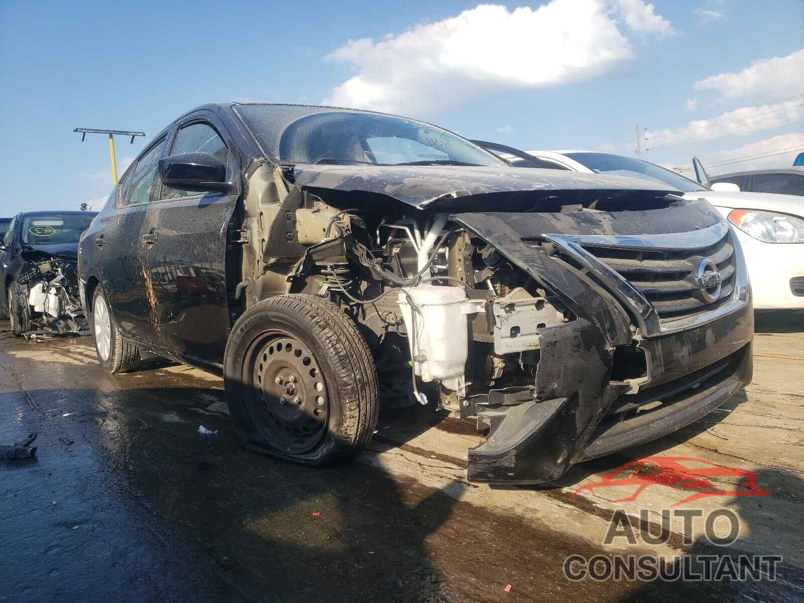 NISSAN VERSA 2019 - 3N1CN7AP7KL821205