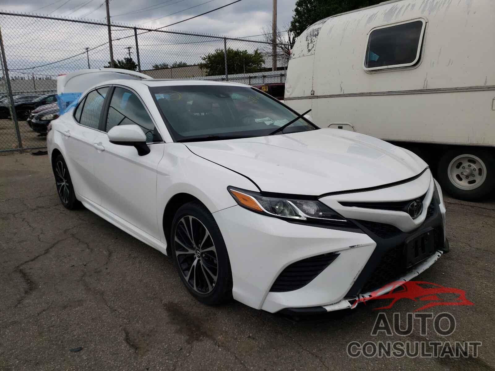 TOYOTA CAMRY 2018 - 4T1B11HK7JU667462