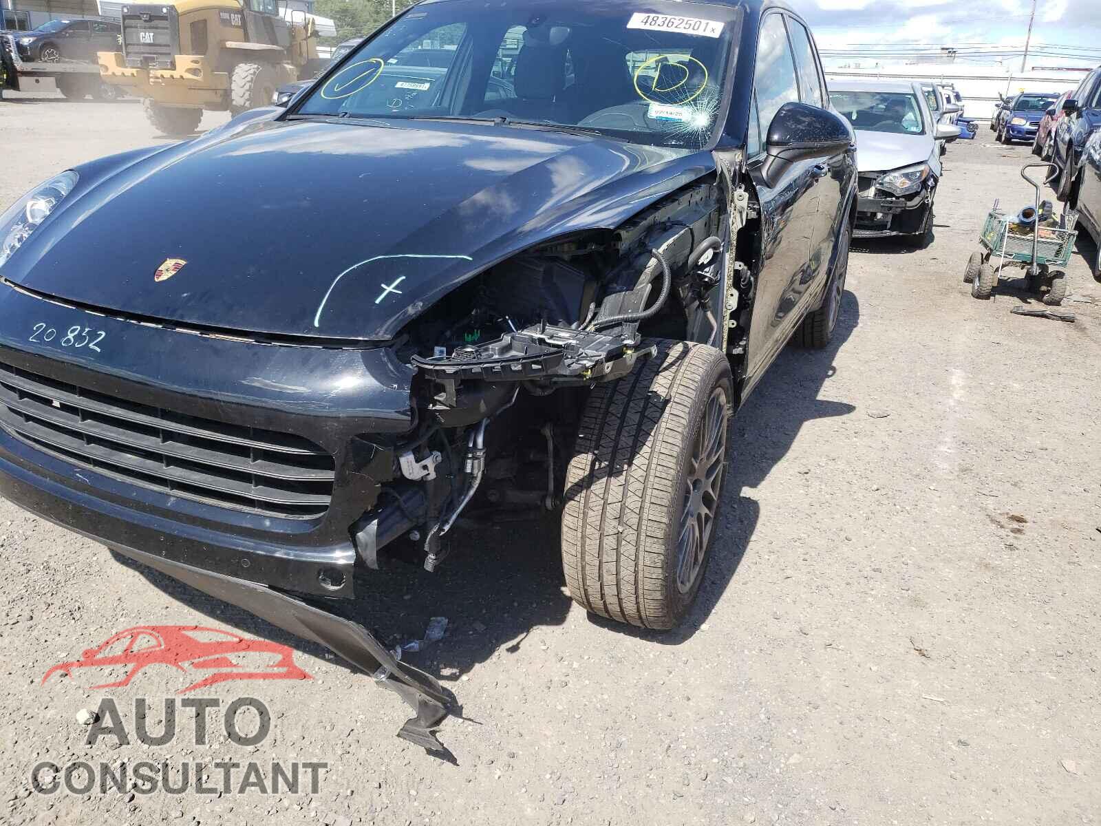PORSCHE CAYENNE 2017 - WP1AA2A25HKA82254
