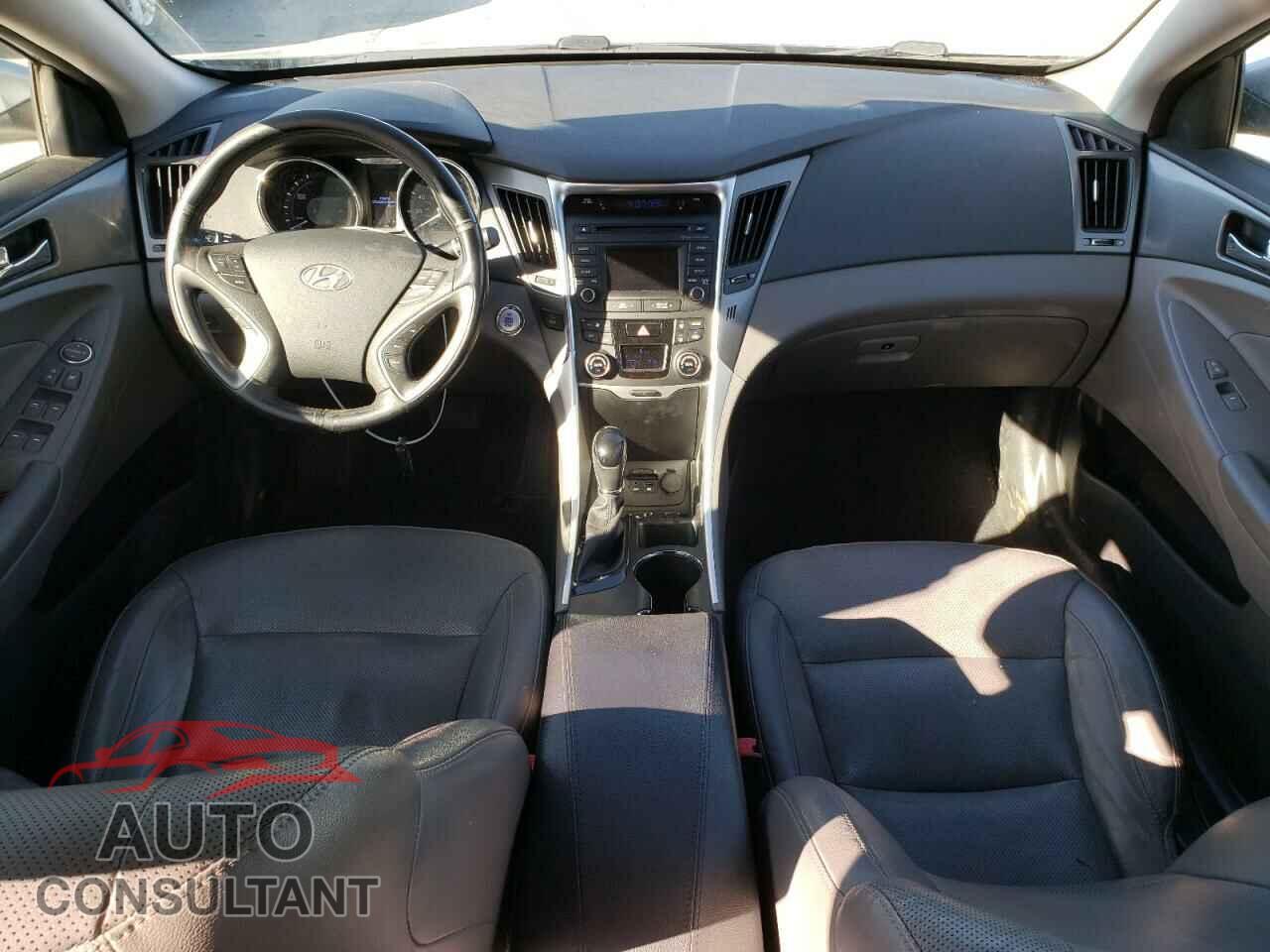 HYUNDAI SONATA 2015 - KMHEC4A43FA130794