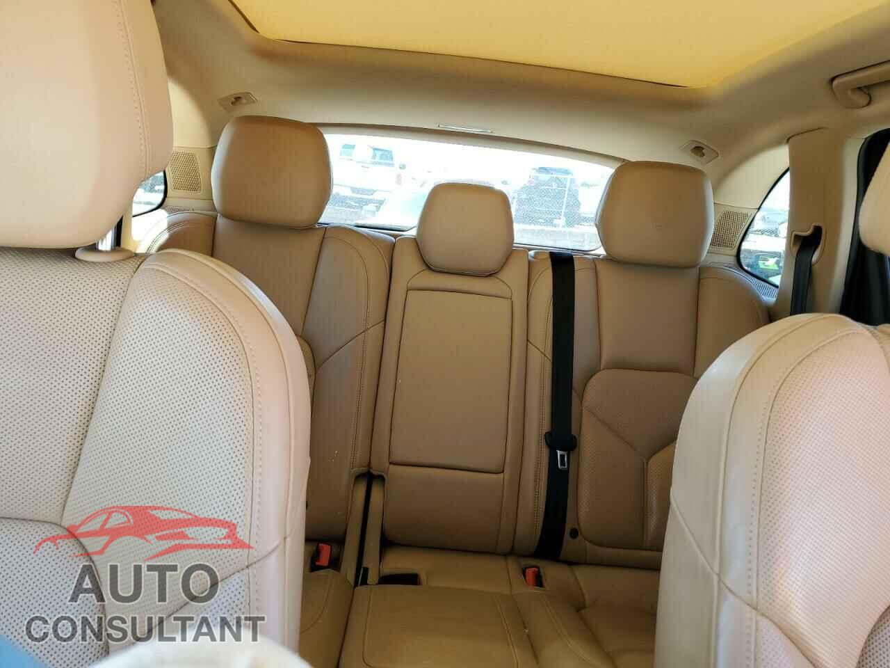 PORSCHE CAYENNE 2017 - WP1AA2A22HKA82633