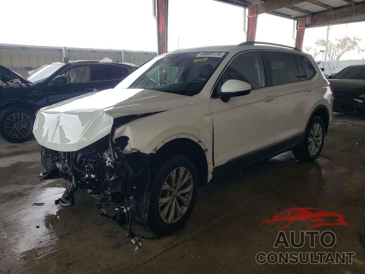 VOLKSWAGEN TIGUAN 2018 - 3VV2B7AX0JM164176